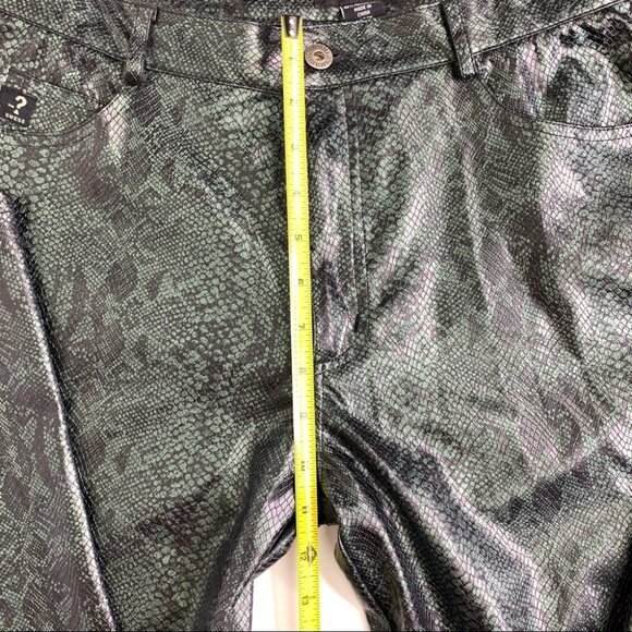 Guess Green Snakeskin Vintage 90's Pants  Size 30 - Picture 8 of 11